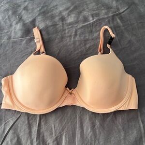 NWOT Victorias Secret Lined Demi 34C